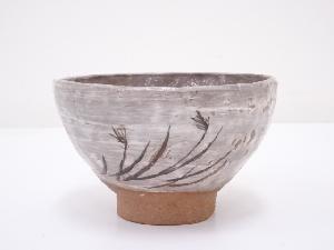 刷毛目草文茶碗